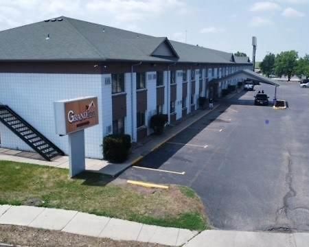 Grand Inn Fargo Bagian luar foto