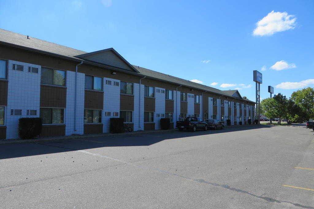 Grand Inn Fargo Bagian luar foto